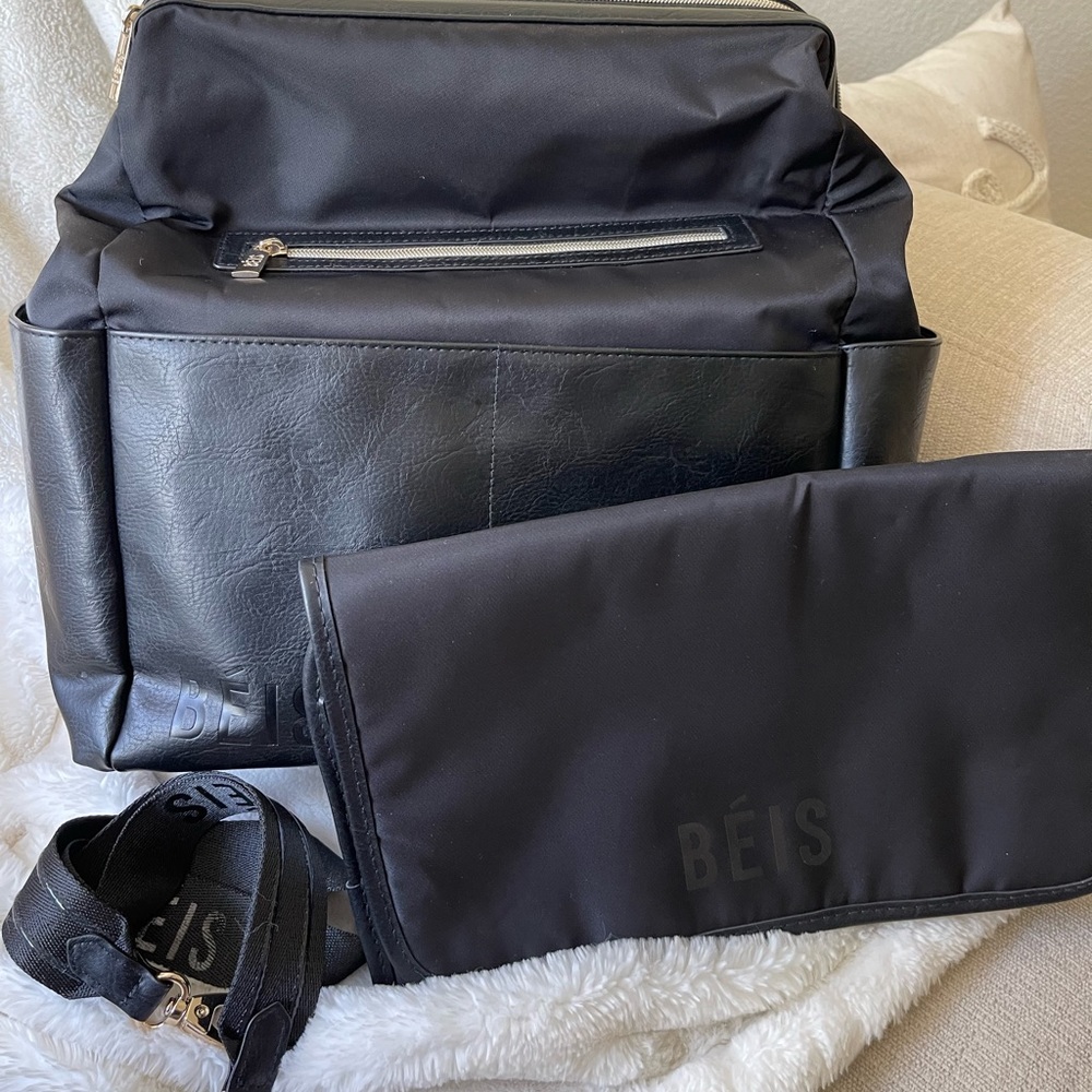 Béis Diaper bag backpack - Black/gold